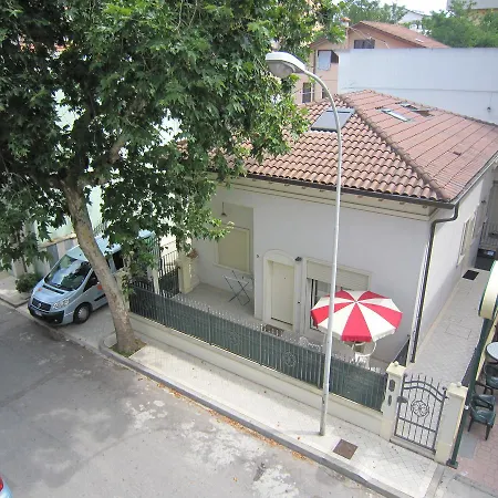 Hotel Astra Cattolica Esterno foto