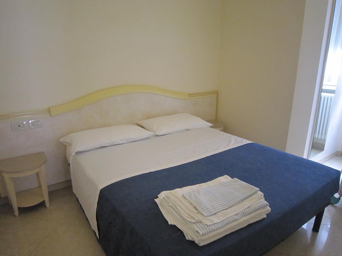 Astra Hotel 2*
